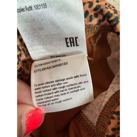 Billabong Swim Women’s Hidden Shore Mock Neck Swimsuit Leopard Small - Picture 7 of 12